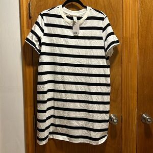 Black and white striped t shirt dress size M tags on never been worn h & m